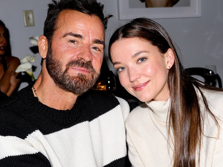 2ab34fbb414a4400aa1c4c476d6bbb2c_md Justin Theroux and Nicole Brydon Bloom Together