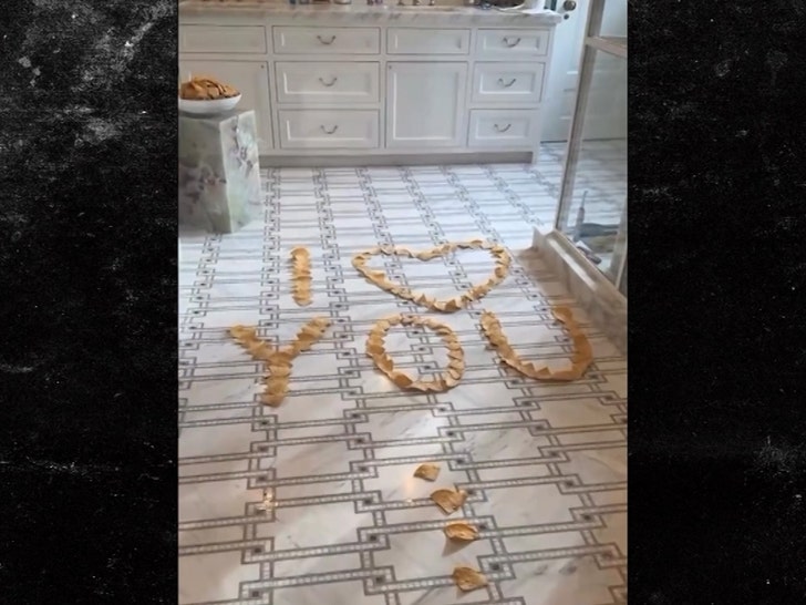 2b6c3943d12a4c50b1182d64764b0243_md 021425-benny-blanco-chips-1