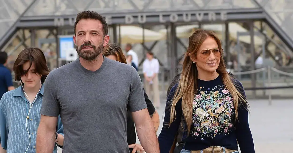 2ben-affleck-and-jennifer-lopez-spark-fears-for-his-sobriety-after-pals-reveal-how-pair-are-secretly-back-together2-1760375191040 Photo of Ben Affleck, Jennifer Lopez