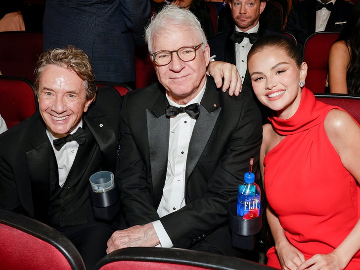 2dcf10b2bf474c2e8ed8b44e3298209f_md-5 2025 Emmy Awards -- Behind The Scenes