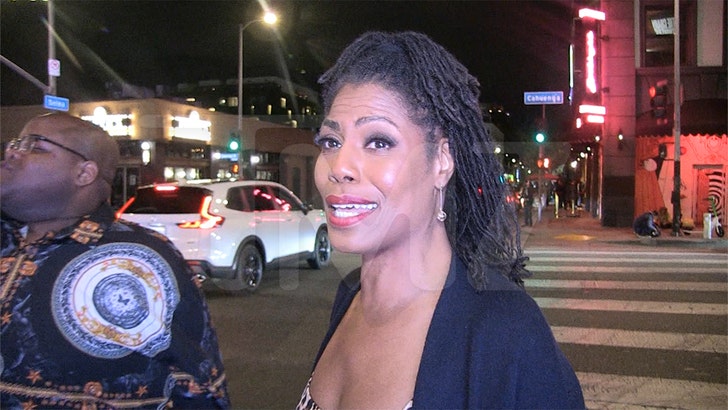 2e27bd6b3cfd43eea015c2d16cf48249_md omarosa-kal-04-29-2025