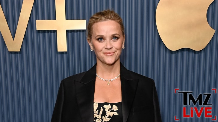 2eecfd62881943e49b47bdb6f765e5e0_md reese_witherspoon_live_kal