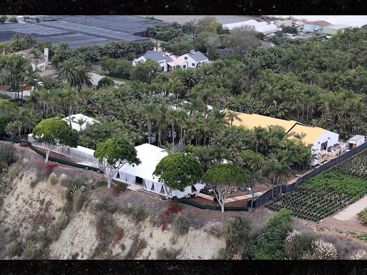 Selena Gomez Benny Blanco Wedding Venue sub backgrid 2
