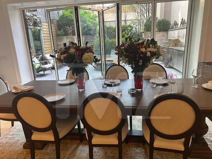 31156e5ab5c749789e4d87304d58285b_md Inside The New York City Crypto Townhouse