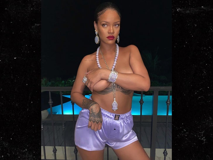 360b63e63ee64047b00745f480a614f3_md 0219-Rihanna-Sexy-Snapshots-Sub1