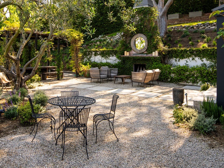 0806-Julianne-Hough-Hollywood-Hills-Home-For-Sale-Sub2
