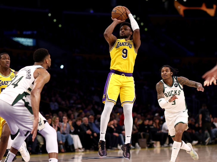 3a73d92dc36642adb49b5e7e214ebef2_md Bronny James On The Court For Bucks Vs Lakers Game