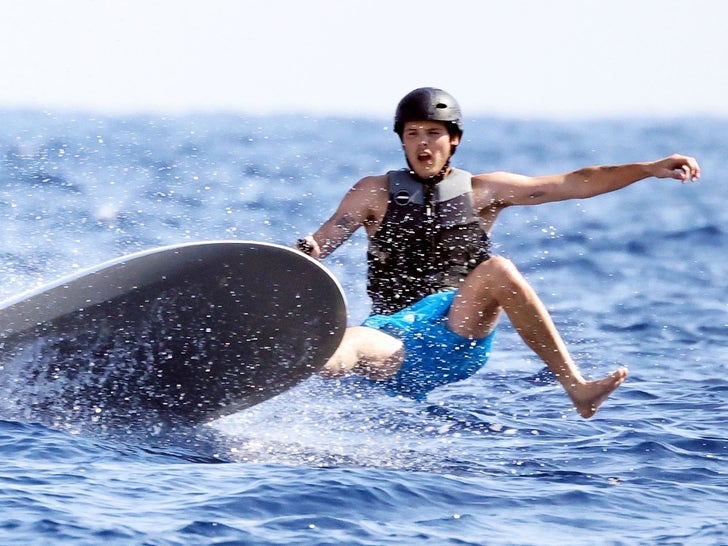 0820-Cruz-Beckham-Speedo-Yacht-Sub2