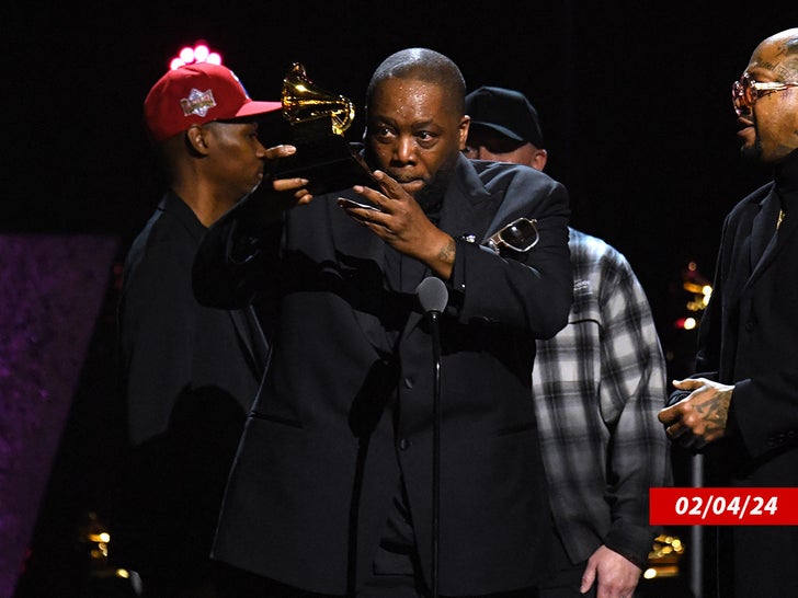 3bf7a9f3b50a49c9a640186ef4f669a0_md KILLER MIKE GRAMMYS