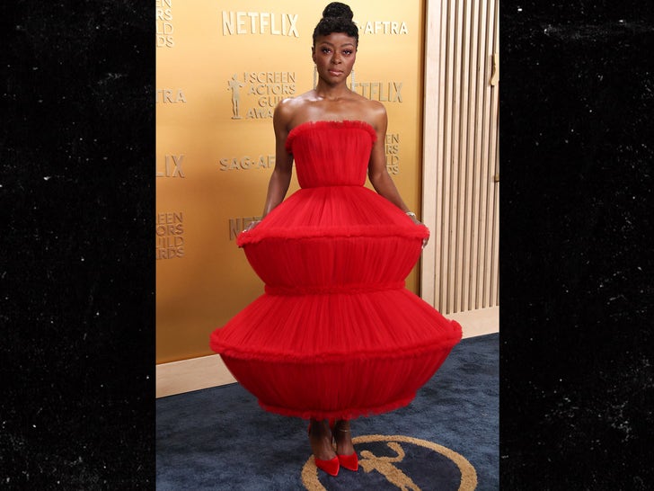 3dcb12143a384e7fa1745fb107056bdd_md 0223-screen-actors-guild-SAG-awards-2025-arrivals-fashion-photos-primary-2