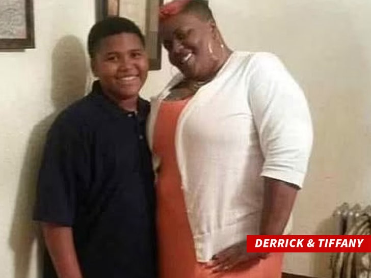 derrick harmon and his mom Tiffany