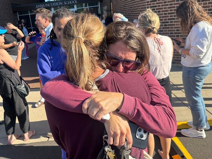 4181c2d7473e49d491a55b473056a0f5_md-2 Minneapolis Catholic School Shooting