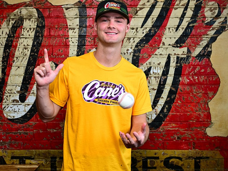 422a1f5d05cc46fcb84344f362967551_md LSU Baseball Team At Raising Cane's