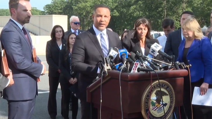 422d4ebd4131443e91571cee8652825e_md-1 081924_santos_ny_attorney_presser_kal