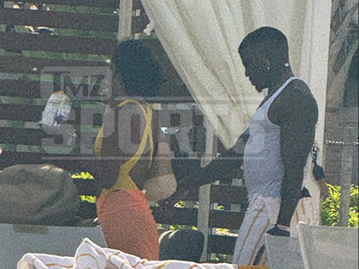 42bab9e451fc46b79b29e4c971eab078_md Tyreek Hill Flirty With Woman At Resort Weeks After Wife Files For Divorce