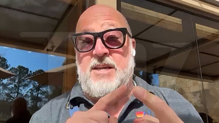 43757317daf242dca999bfd3bb6a2dbd_md 013125_andrew_zimmern_kal