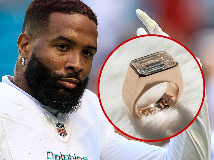 448f35e2c27e4450b3c4ca7da04e4746_md Odell Beckham Cops Insane Emerald Cut Ring, Worth $480K!