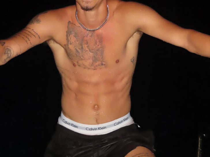 46a16a6858214dd89eac4512dbe91add_md Celebs Wearing Calvin Klein Undies