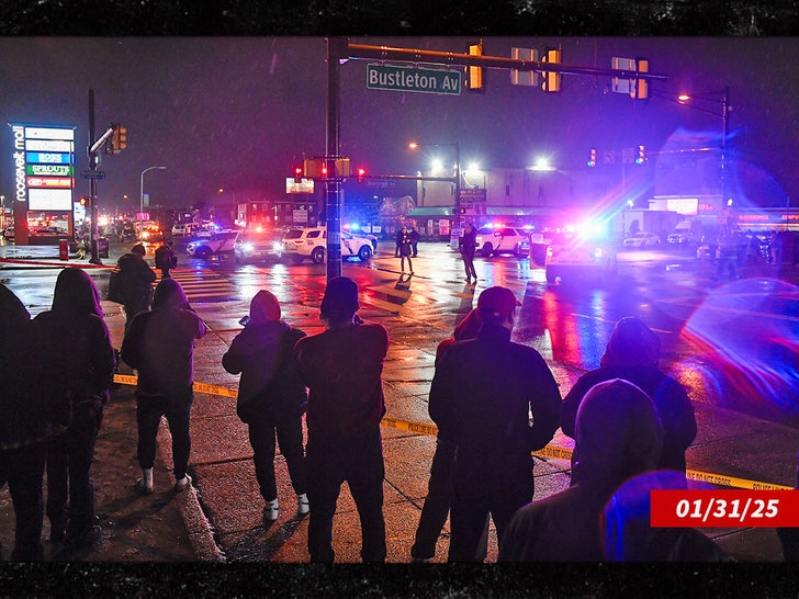 46d87401dfb04771b794e18e0a51a34d_md philadelphia plane crash sub getty swipe