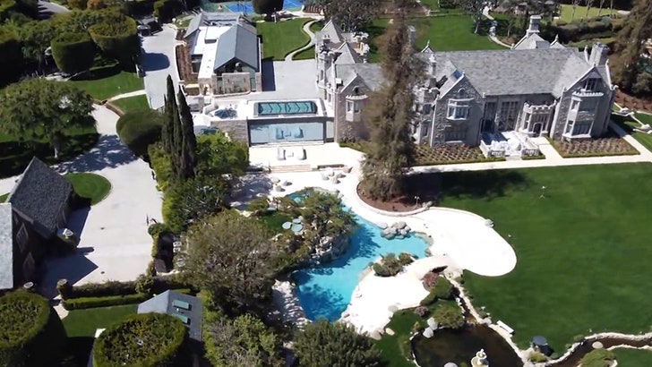 47c2c0c18b974cc59135a69bf6f9c34c_md 052025_playboy_mansion_KAL
