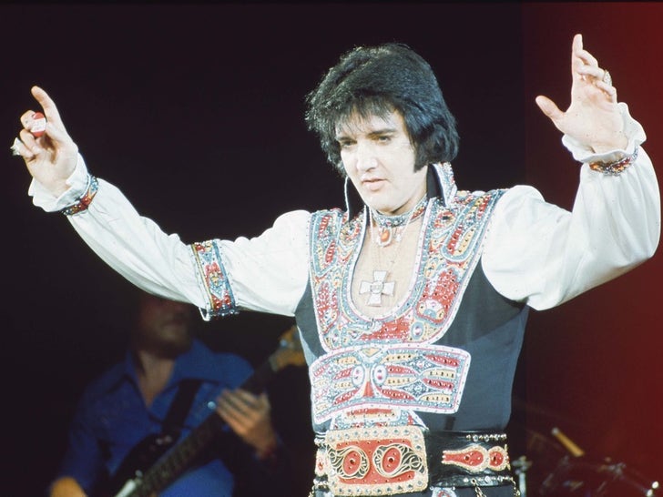 4835a4a39b5b5797bde9701b509e8d44_md Remembering Elvis Presley