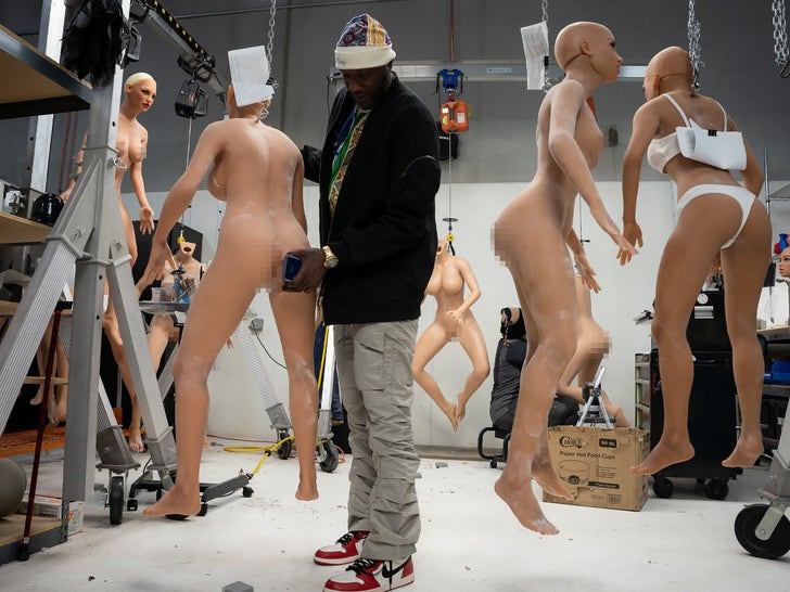 483f6fa578da4d298d8a8d222e7ea3fc_md Lamar Odom Buys Custom Sex Doll