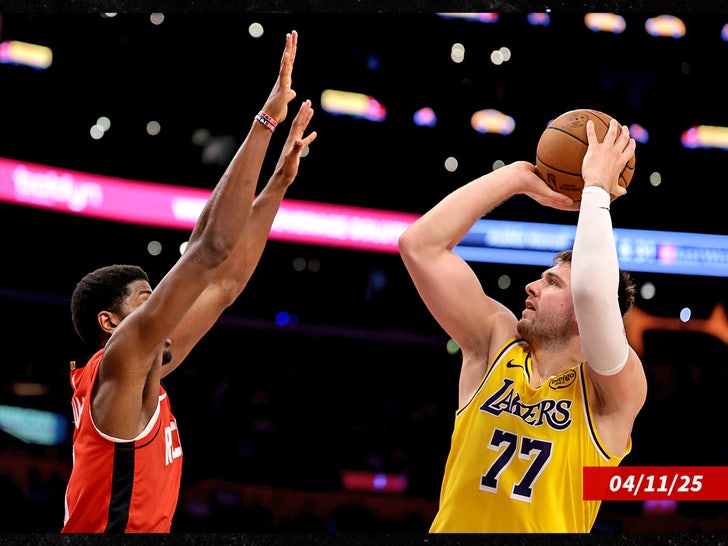 rockets lakers luka doncic sub getty swipe