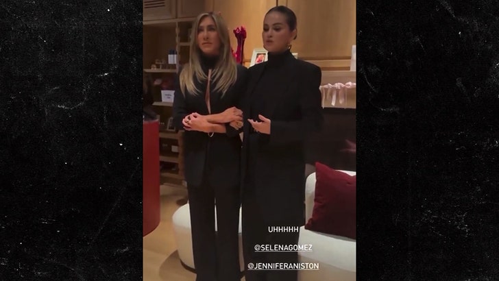 48b9a13c42fe4edc89d73173c9fe52f7_md 020625_selena_gomez-kal