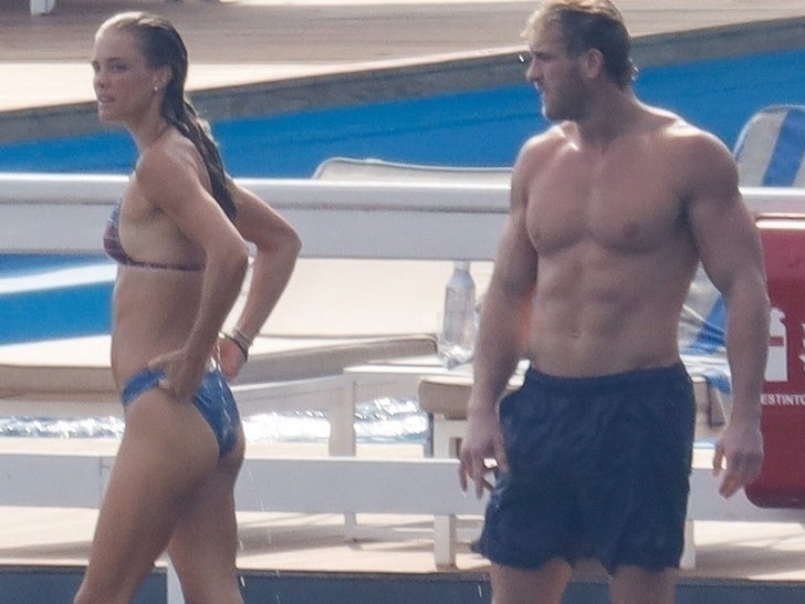 0814-Logan-Paul-Nina-Agdal-Italy-Vacay-PRIMARY