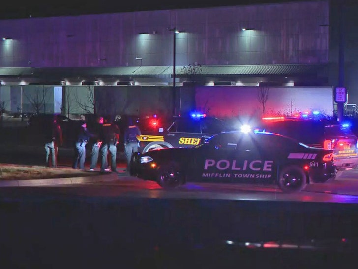 4ac82dfabcd14dae93724cac6246f6b8_md Police Respond to Active Shooter in New Albany