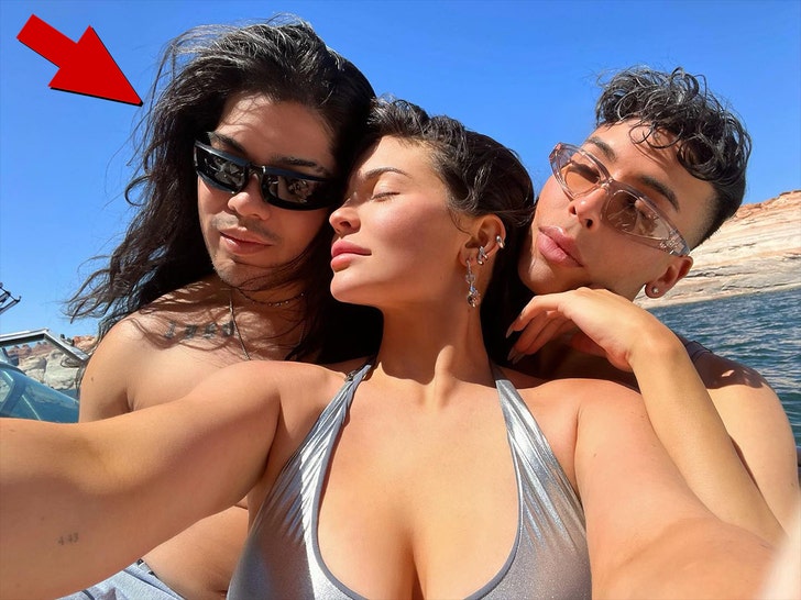 4d3c40911b0a4064a6508aec06785563_md Jesus Guerrero Kylie Jenner Hair Stylist Death