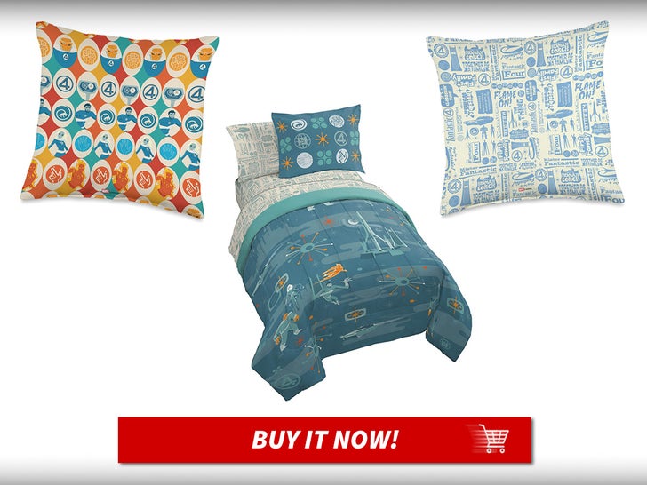 4e19bdeca54a4975993b1741bd32e4f0_md Bedding-And-Pillows-Fantastic-Four-Merch-MAIN