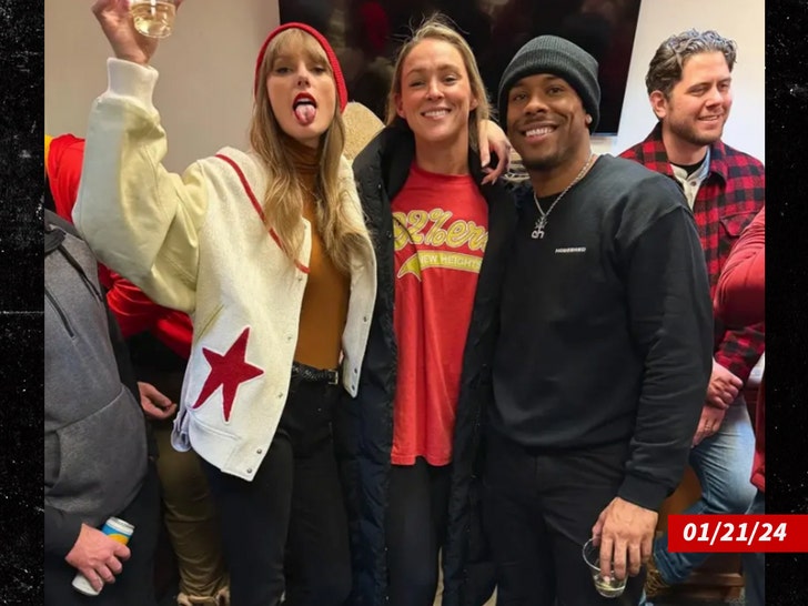 4ec09b13e6834366bc9edf6944dd53ca_md-2 kylie kelce and taylor swift