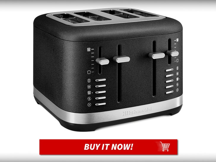 4ef62a2ecf064ecab953a1545f8c29bf_md 4-Slide-Toaster-Prime-Day-KitchenAid-MAIN