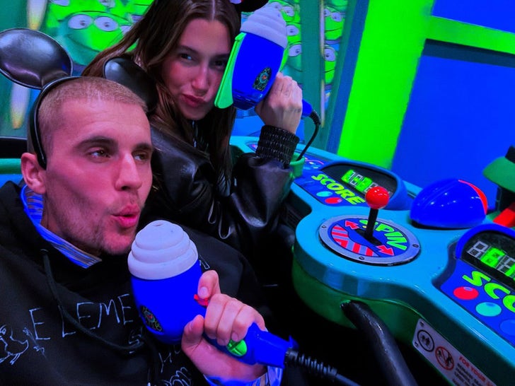 4f0a44f5ca7648cea60e09dac71fd12c_md Justin And Hailey Bieber With Kid Laroi At Disneyland