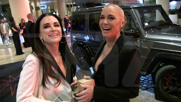 50586039812d4d54a1e278d7dd547f3e_md-1 042925_teddi_mellencamp_kyle_richards_kal