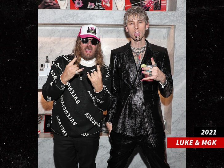 50a07b9ee0ec44608d584546fe51eb70_md luke trembath machine gun kelly sub getty swipe