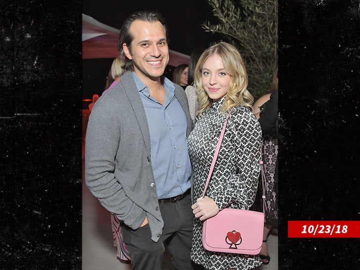 50a5264c36ad4fcdb414116a13a4881a_md-2 sydney sweeney jonathan davino sub getty swipe