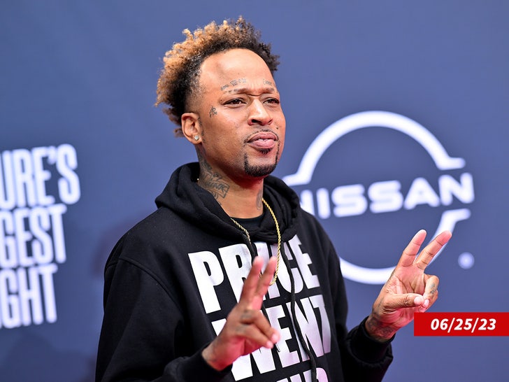 52523a0ecdd544778c8d16edf0ff7135_md dj unk getty sub swipe