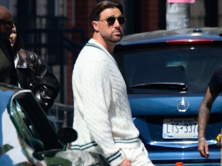 546617d851b8420ab28e6f4f59a7dfb8_md Travis Kelce Rocks Taylor Swift-esque Sweater For Photoshoot In NYC
