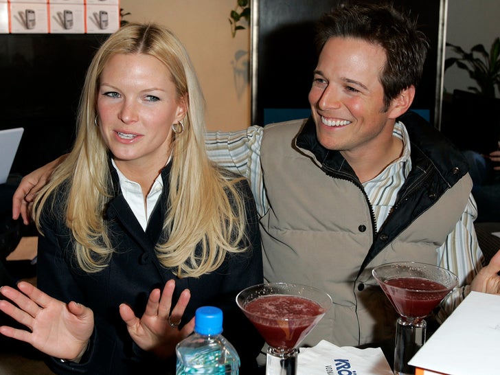 54e84680f03c48dbaa6fb1ba04165361_md-2 Scott Wolf and Kelly Wolf Happier Times