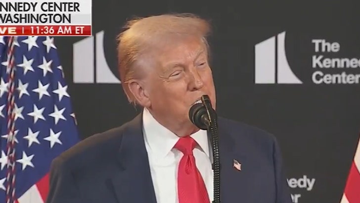 555e8dd1a3a64e74a6a6e80409ef75d6_md 081325_trump_kennedy_honoree_kal