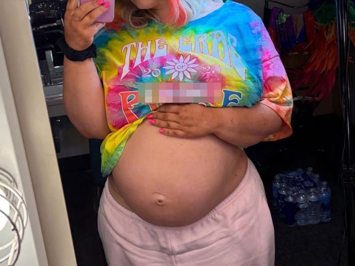 5828441d411742bdb698e4ec2c59d507_md Celebrity Baby Bumps -- Guess the Preggo Bellies!