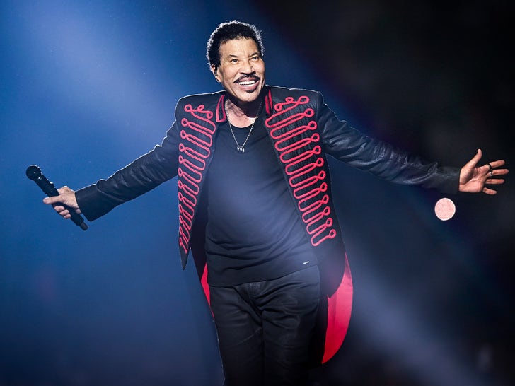 5a5a47fb07e04dcf92e0a4b57138b629_md Lionel Richie Through The Years