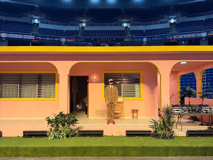 bad bunny concert stage insta 3