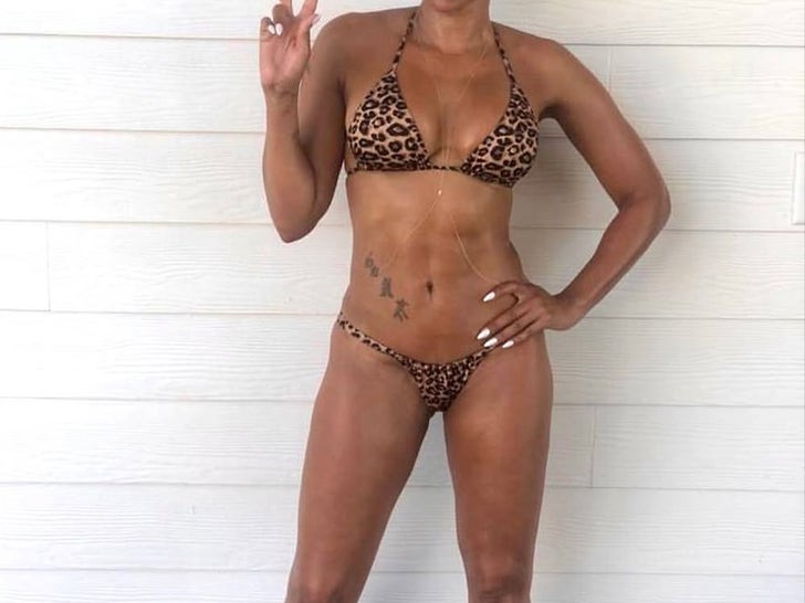5d4cdf422ae44c0985f6aa040197cb66_md Mel B's Scary Hot Shots