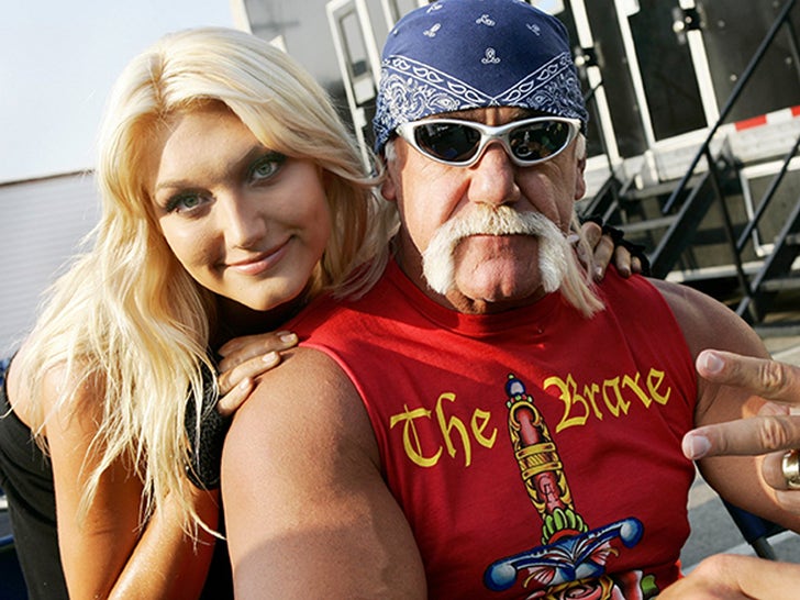 5ef18aca7b8d469e8b646063f03ab9d3_md-6 Brooke and Hulk Hogan Through The Years