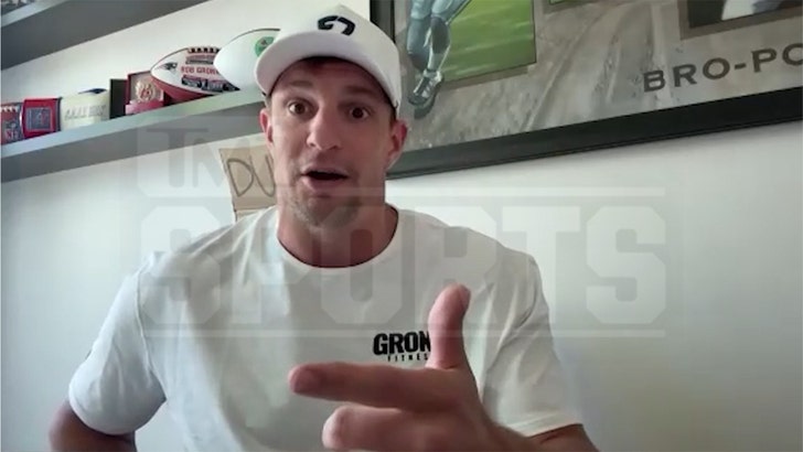 5fbd528383b1463e9fda15af3340d75a_md rob-gronkowski-gronk-beach-kal-04-14-2025