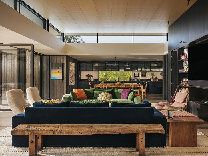 0428-David-Duchovny-malibu-house-photos-primary-3