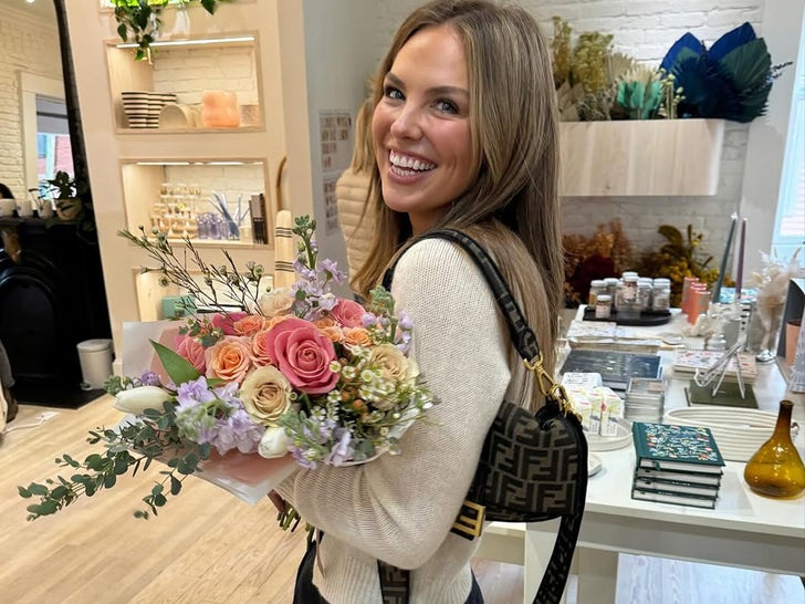 613a1ed3cdf346a3bccda3bf27d2b42c_md 0214-Hannah-Brown-Flowers-SUB